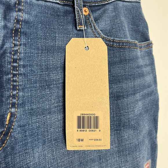 Levis Boyfriend Jeans Womens 18W Mid Rise Tapered Leg Stretch Medium Wash Blue - Picture 4 of 8